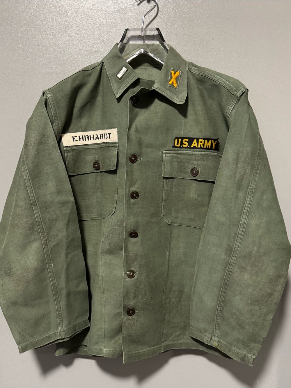 Vintage 1950s 60s US Army OG-107 Field Artillery Utility Shirt Named Insignia